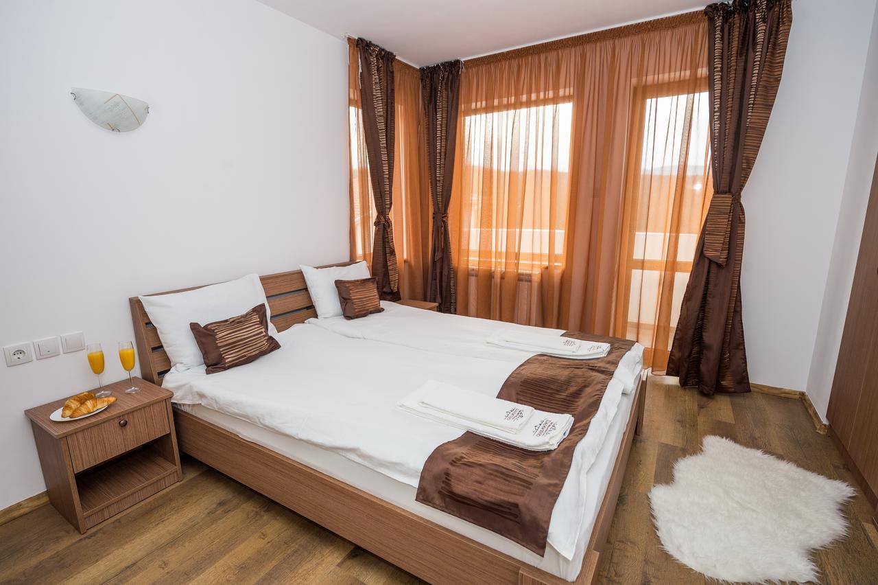 Sinjirite Complex Hotel Elena Bagian luar foto