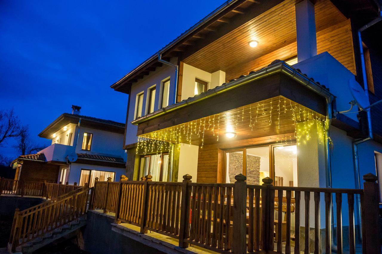 Sinjirite Complex Hotel Elena Bagian luar foto