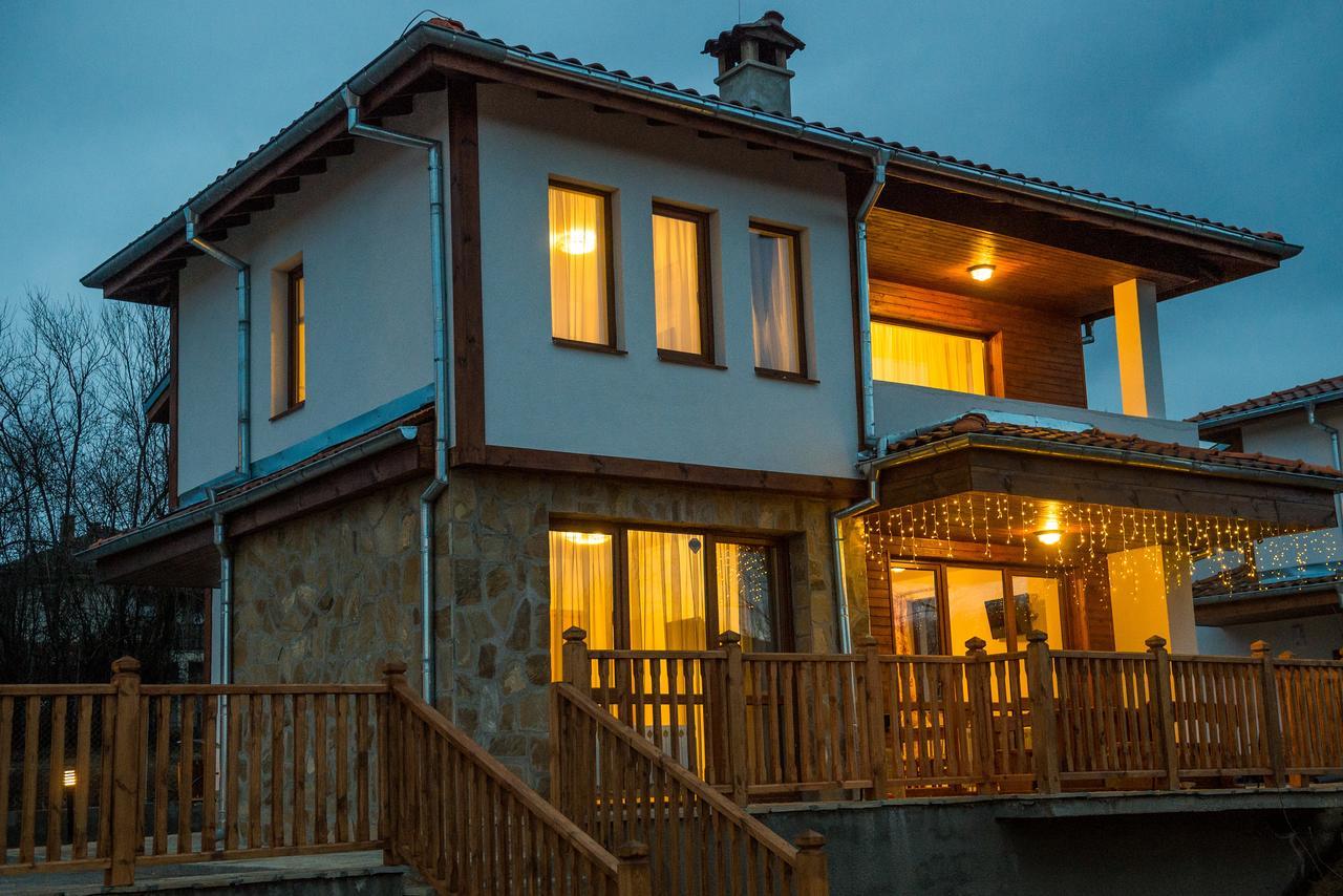 Sinjirite Complex Hotel Elena Bagian luar foto